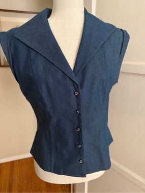Sleeveless Navy Button-Front Women's Top